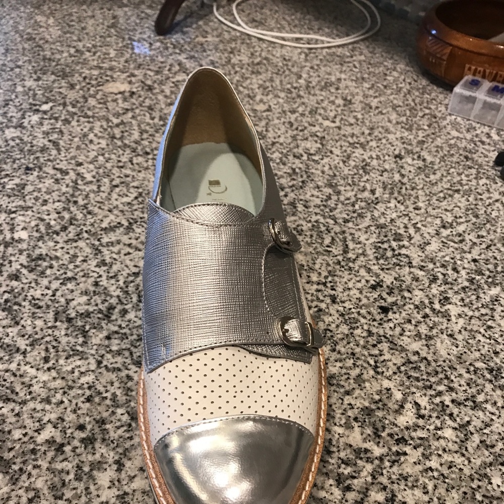 Women’s shoes